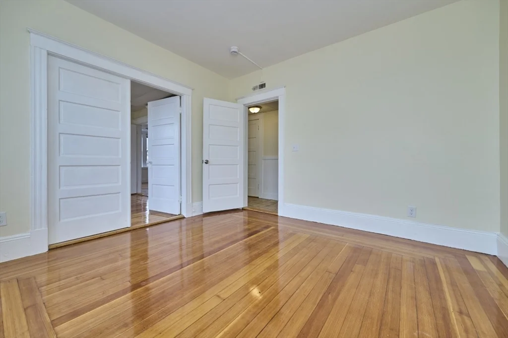 3 bed, 1 bath apartment for rent at 44 Park St Unit 4, Salem — photo 10 of 11