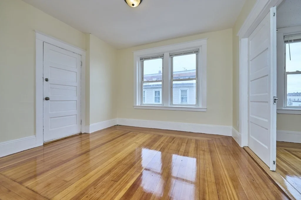 3 bed, 1 bath apartment for rent at 44 Park St Unit 4, Salem — photo 6 of 11