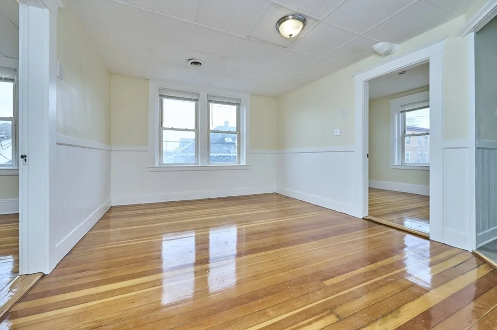 3 bed, 1 bath apartment for rent at 44 Park St Unit 4, Salem — photo 4 of 11