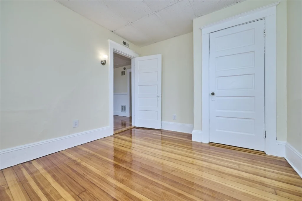 3 bed, 1 bath apartment for rent at 44 Park St Unit 4, Salem — photo 5 of 11
