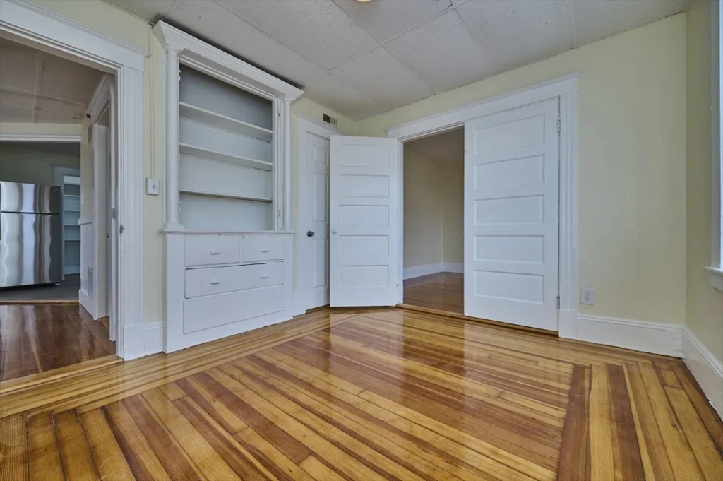 3 bed, 1 bath apartment for rent at 44 Park St Unit 4, Salem — photo 3 of 11