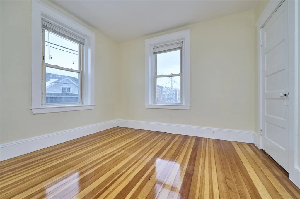 3 bed, 1 bath apartment for rent at 44 Park St Unit 4, Salem — photo 9 of 11