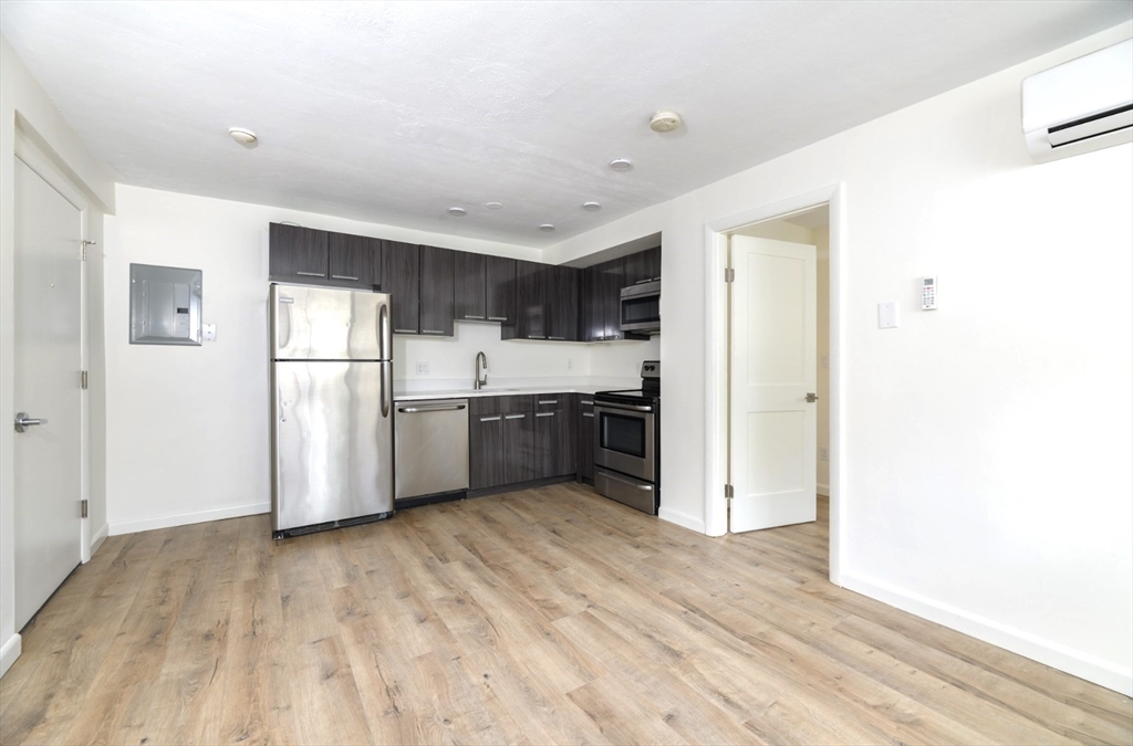 1 bed, 1 bath apartment for rent at 44 Parker Hill Ave Unit 2, Mission Hill — photo 2 of 5