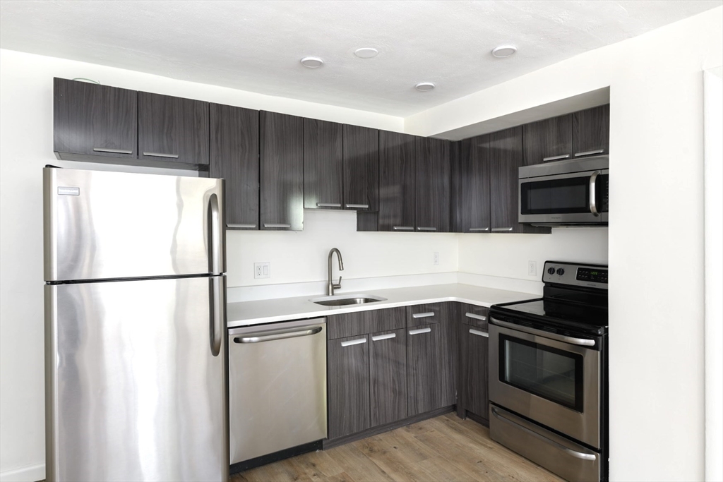 1 bed, 1 bath apartment for rent at 44 Parker Hill Ave Unit 2, Mission Hill — photo 1 of 5