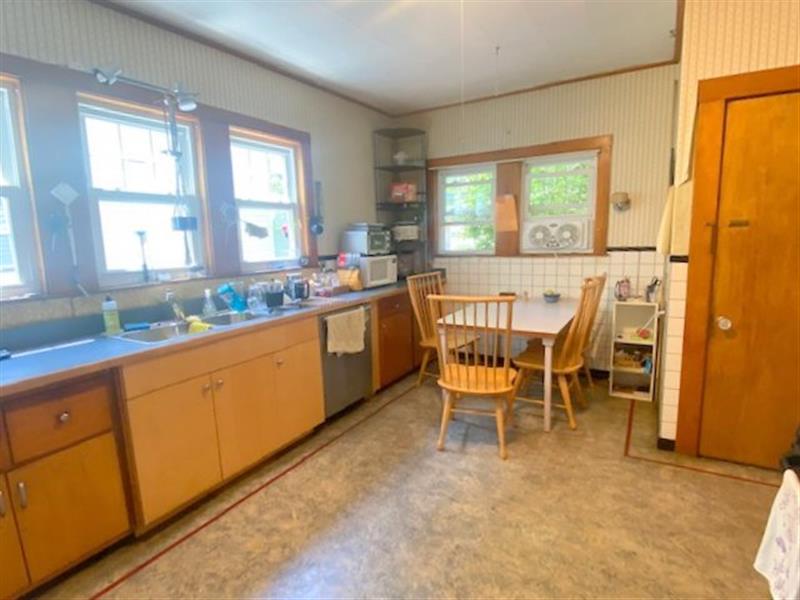 3 bed, 1 bath apartment for rent at 44 Paulina St Unit 1, Teele Square — photo 2 of 19