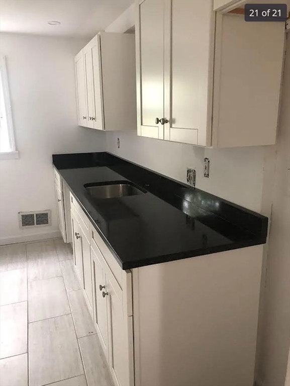 3 bed, 2 bath apartment for rent at 44 Pearl St Unit 0, Newton — photo 5 of 20