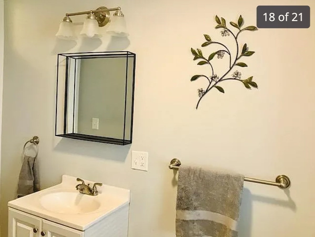3 bed, 2 bath apartment for rent at 44 Pearl St Unit 0, Newton — photo 20 of 20