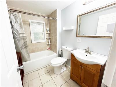 5 bed, 2 bath apartment for rent at 44 Plymouth St Unit 2, Wellington-Harrington — photo 4 of 8
