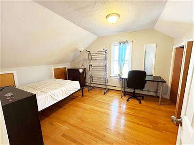 5 bed, 2 bath apartment for rent at 44 Plymouth St Unit 2, Wellington-Harrington — photo 8 of 8