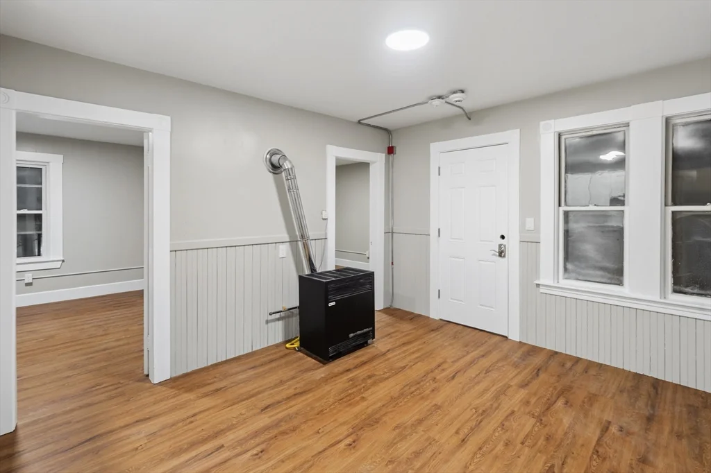 2 bed, 1 bath apartment for rent at 44 Pratt St Unit 1R, Fitchburg — photo 5 of 21