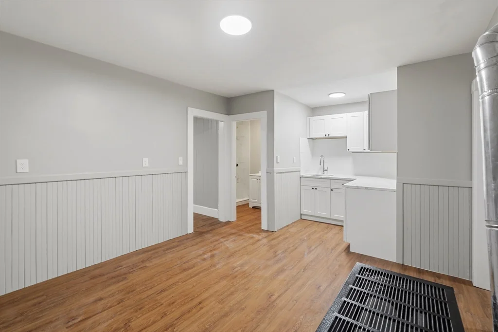 2 bed, 1 bath apartment for rent at 44 Pratt St Unit 3R, Fitchburg — photo 4 of 15