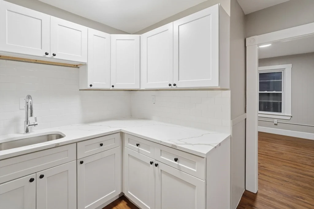 2 bed, 1 bath apartment for rent at 44 Pratt St Unit 3R, Fitchburg — photo 2 of 15
