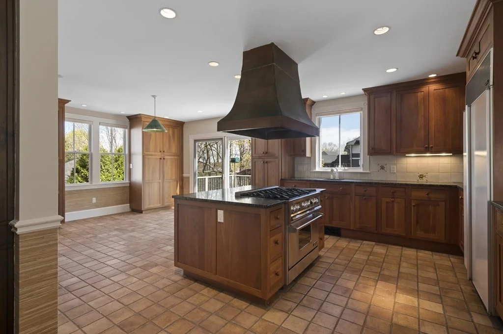 6 bed, 4+ bath apartment for rent at 44 Putnam St, West Newton — photo 6 of 28