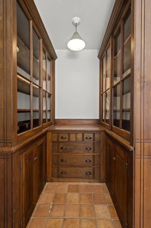 6 bed, 4+ bath apartment for rent at 44 Putnam St, West Newton — photo 7 of 28
