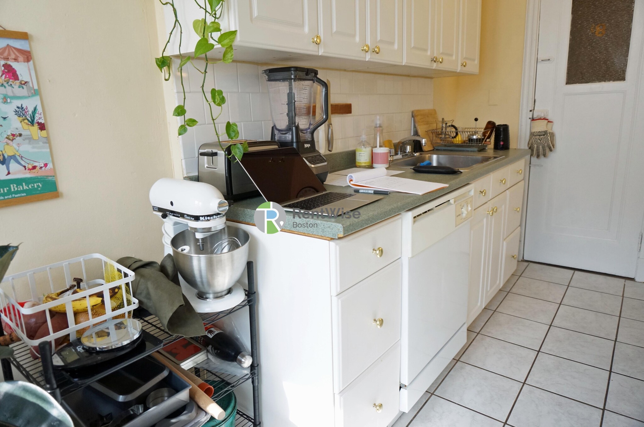 1 bed, 1 bath apartment for rent at 44 Quint Ave Unit 8, Brighton — photo 6 of 15