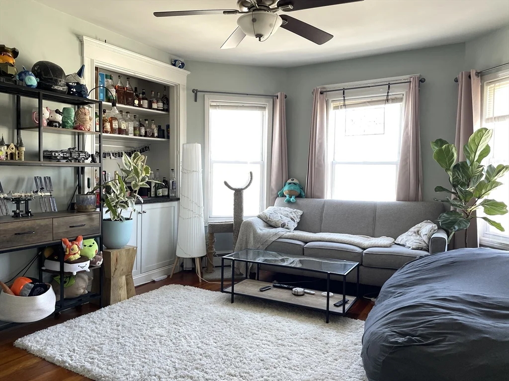 3 bed, 1 bath apartment for rent at 44 Radcliff Rd Unit 3, Somerville — photo 5 of 28