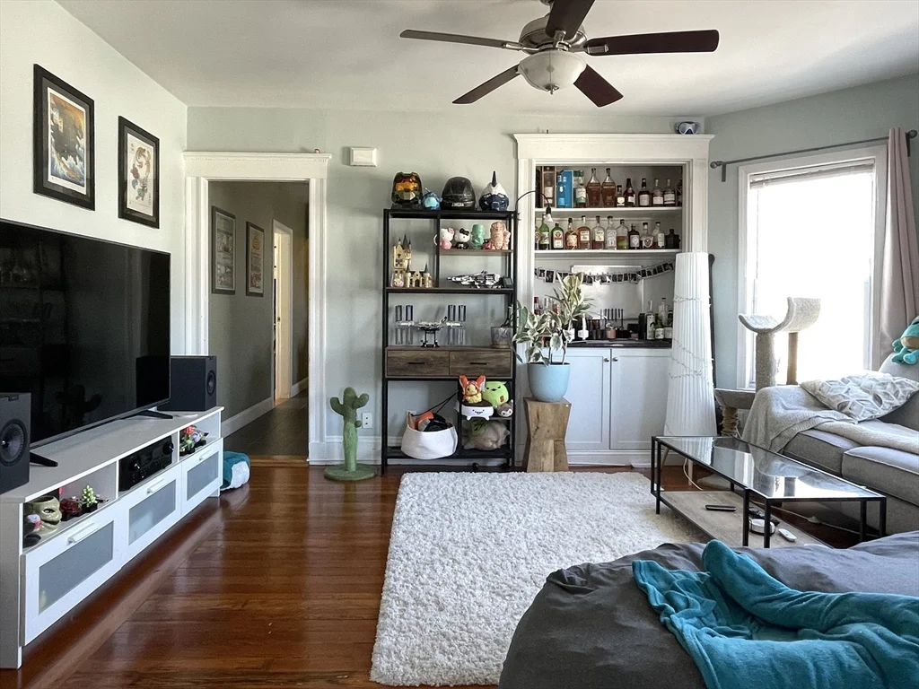 3 bed, 1 bath apartment for rent at 44 Radcliff Rd Unit 3, Somerville — photo 1 of 28