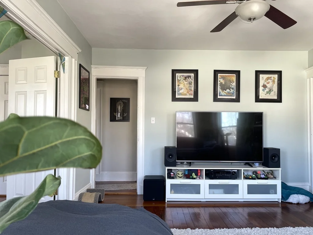 3 bed, 1 bath apartment for rent at 44 Radcliff Rd Unit 3, Somerville — photo 2 of 28