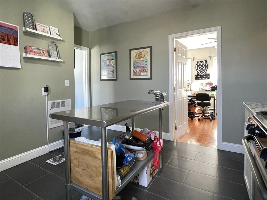 3 bed, 1 bath apartment for rent at 44 Radcliff Rd Unit 3, Somerville — photo 20 of 28