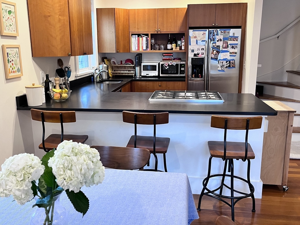 2 bed, 1 bath apartment for rent at 44 Rockview St Unit 3, Jamaica Plain — photo 5 of 29