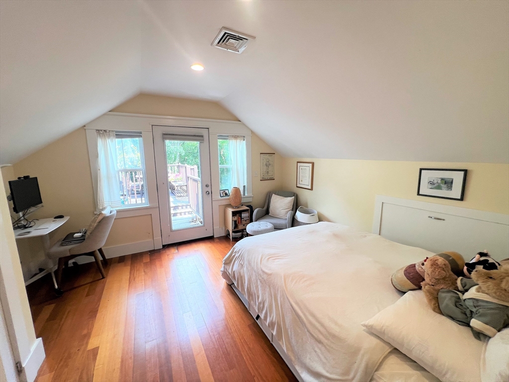 2 bed, 1 bath apartment for rent at 44 Rockview St Unit 3, Jamaica Plain — photo 14 of 29