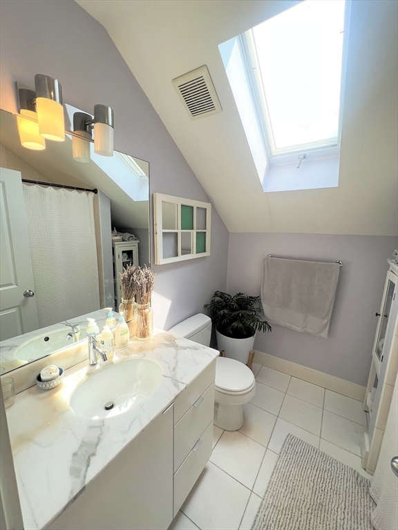 2 bed, 1 bath apartment for rent at 44 Rockview St Unit 3, Jamaica Plain — photo 20 of 29