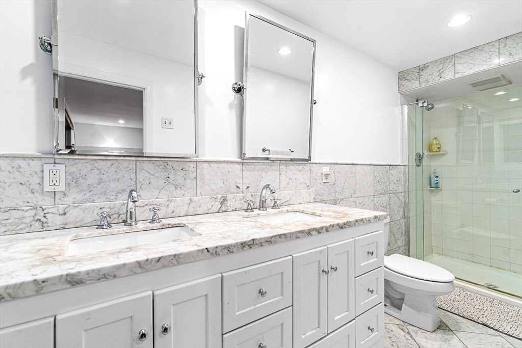 3 bed, 2 bath apartment for rent at 44 Rowena Rd, Newton — photo 18 of 23
