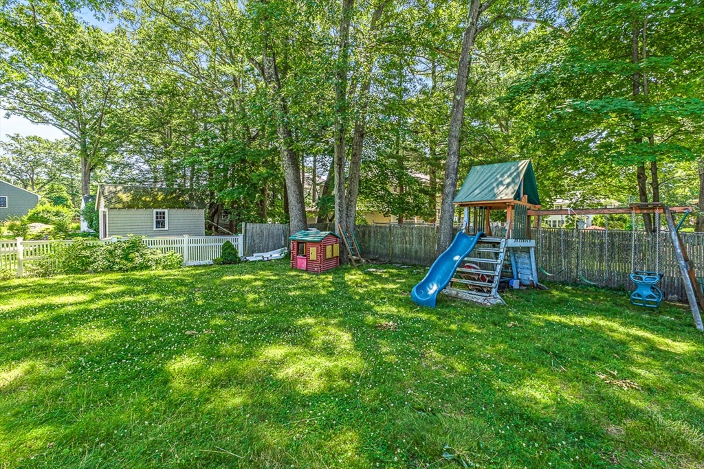 3 bed, 2 bath apartment for rent at 44 Rowena Rd, Newton — photo 23 of 23