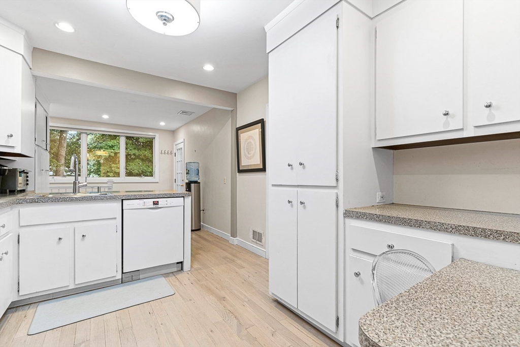 3 bed, 2 bath apartment for rent at 44 Rowena Rd, Newton — photo 10 of 23