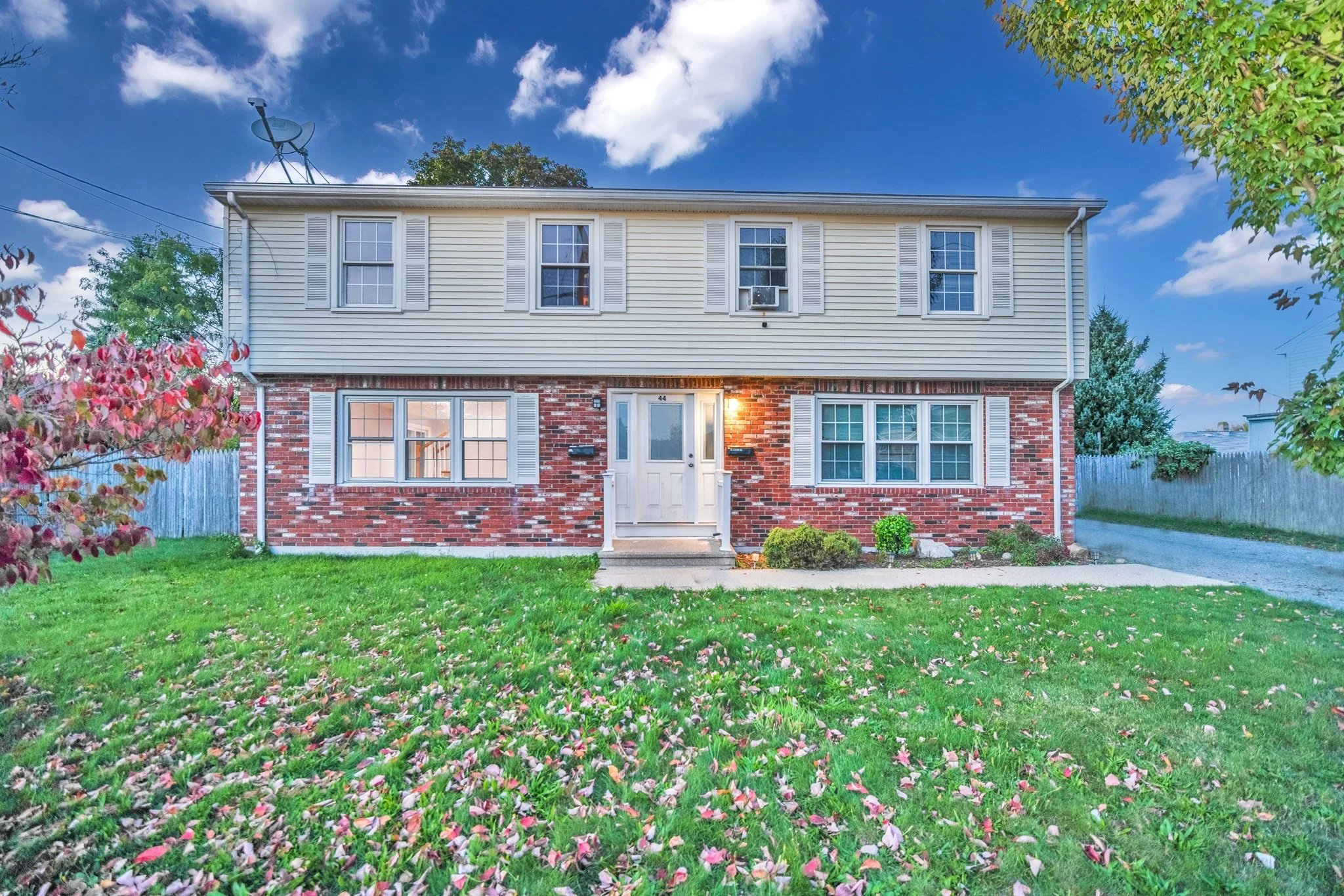 3 bed, 1 bath apartment for rent at 44 Russel St Unit E, Fall River