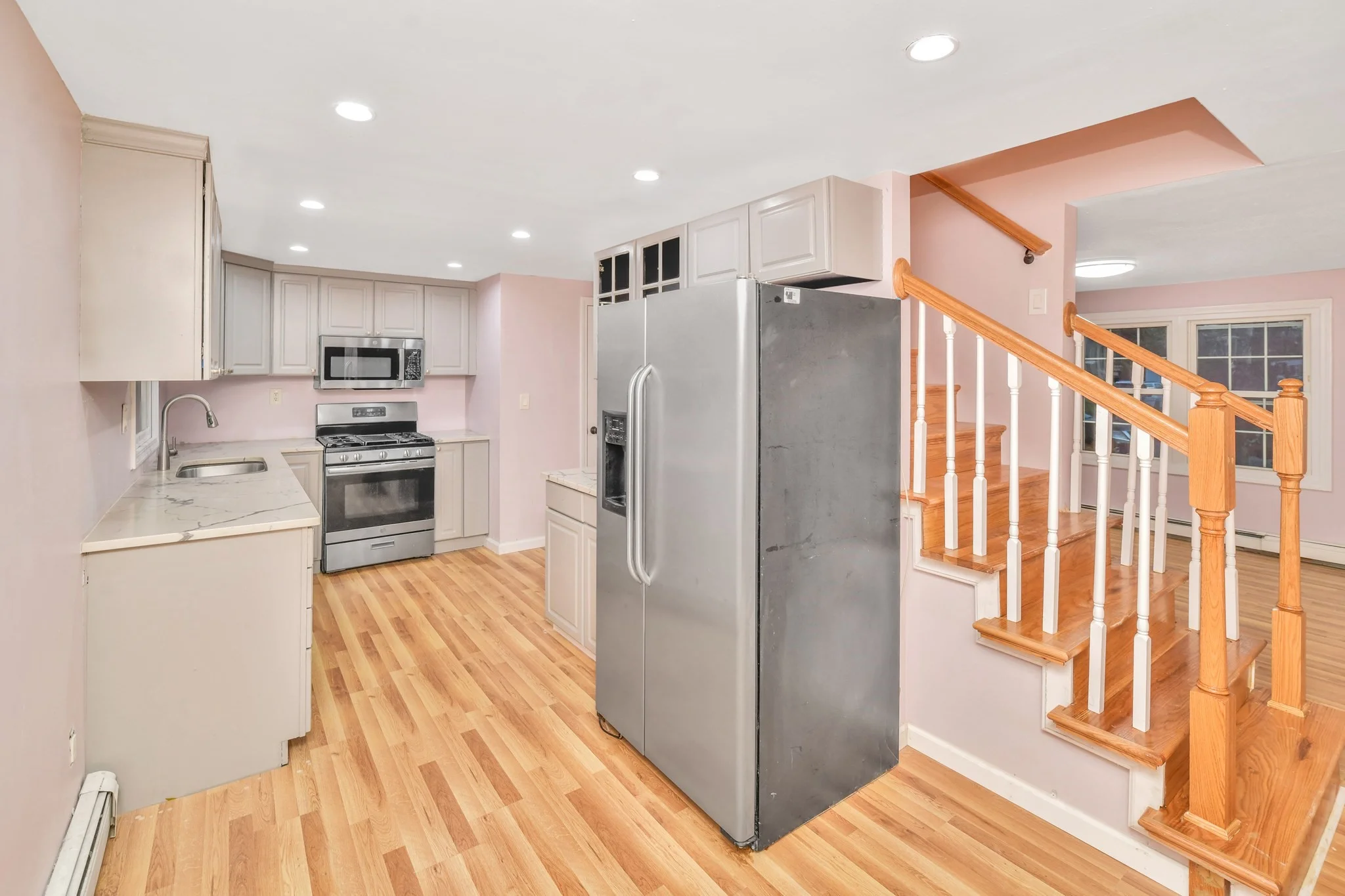 3 bed, 1 bath apartment for rent at 44 Russel St Unit E, Fall River — photo 4 of 12