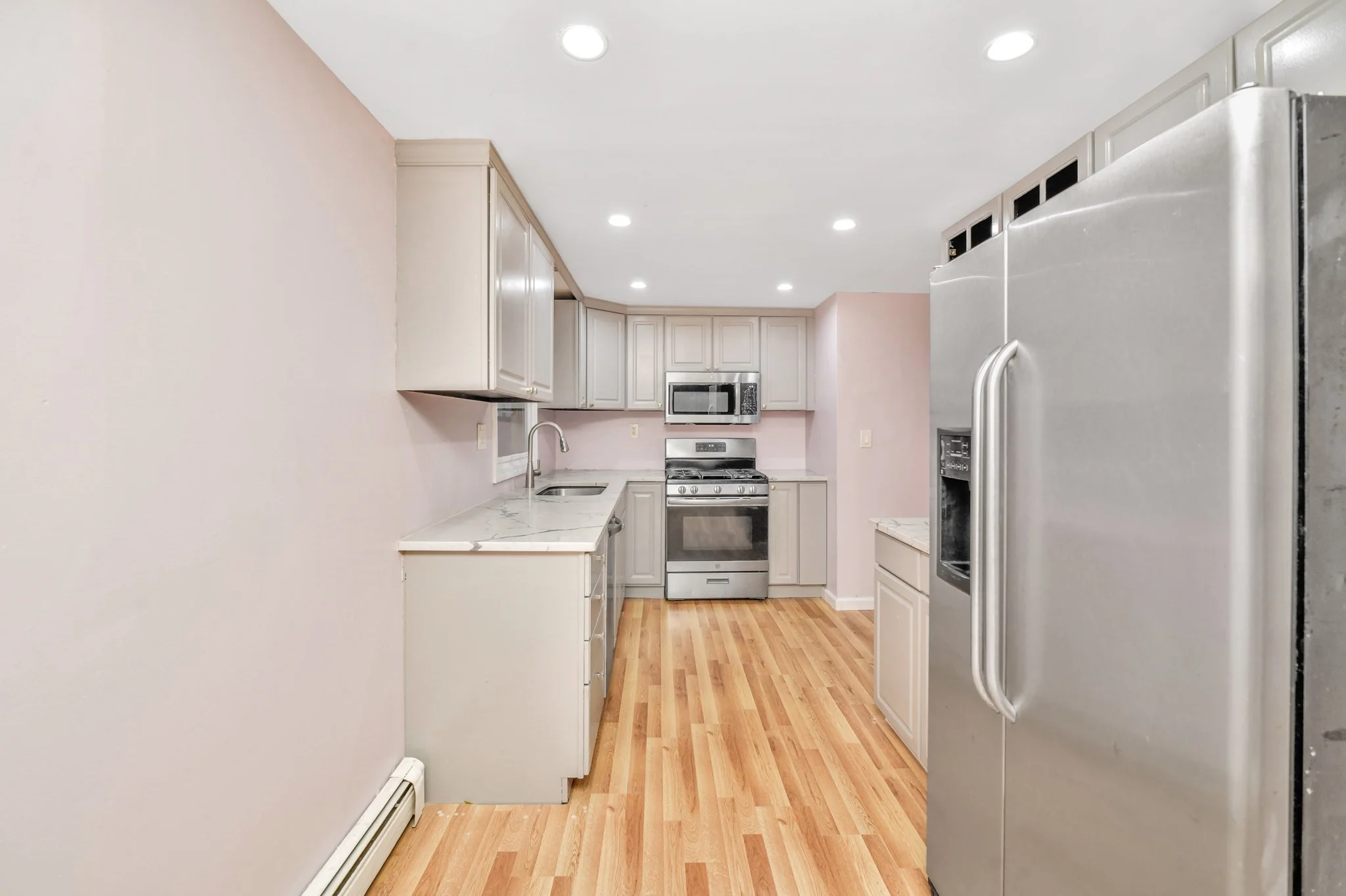 3 bed, 1 bath apartment for rent at 44 Russel St Unit E, Fall River — photo 2 of 12