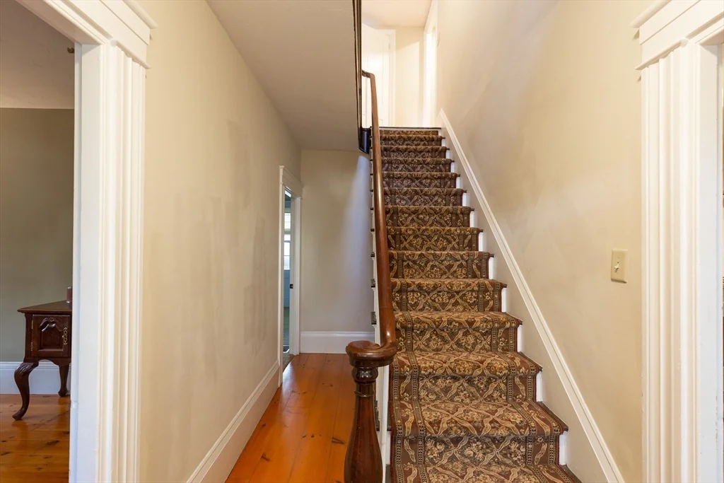 4 bed, 2 bath apartment for rent at 44 Russell St, Downtown — photo 15 of 25