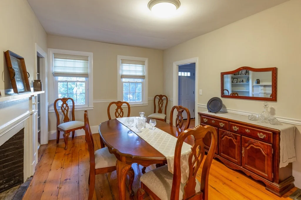4 bed, 2 bath apartment for rent at 44 Russell St, Downtown — photo 9 of 25