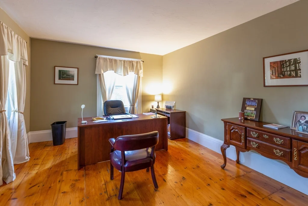 4 bed, 2 bath apartment for rent at 44 Russell St, Downtown — photo 10 of 25