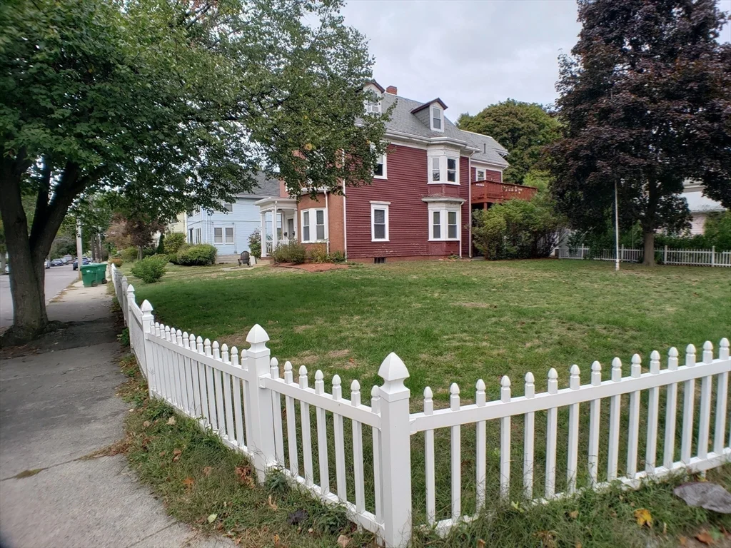 2 bed, 1 bath apartment for rent at 44 Sharon St Unit 1, Medford — photo 14 of 15