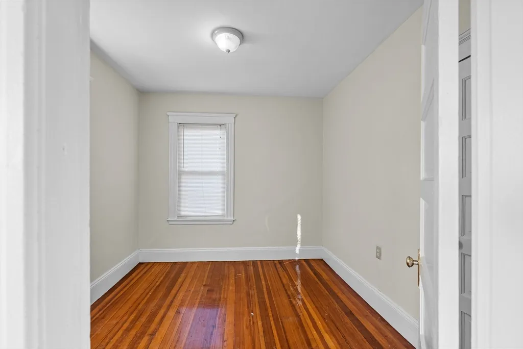 3 bed, 1 bath apartment for rent at 44 Speedwell St Unit 3, Dorchester — photo 5 of 24