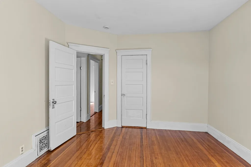 3 bed, 1 bath apartment for rent at 44 Speedwell St Unit 3, Dorchester — photo 17 of 24