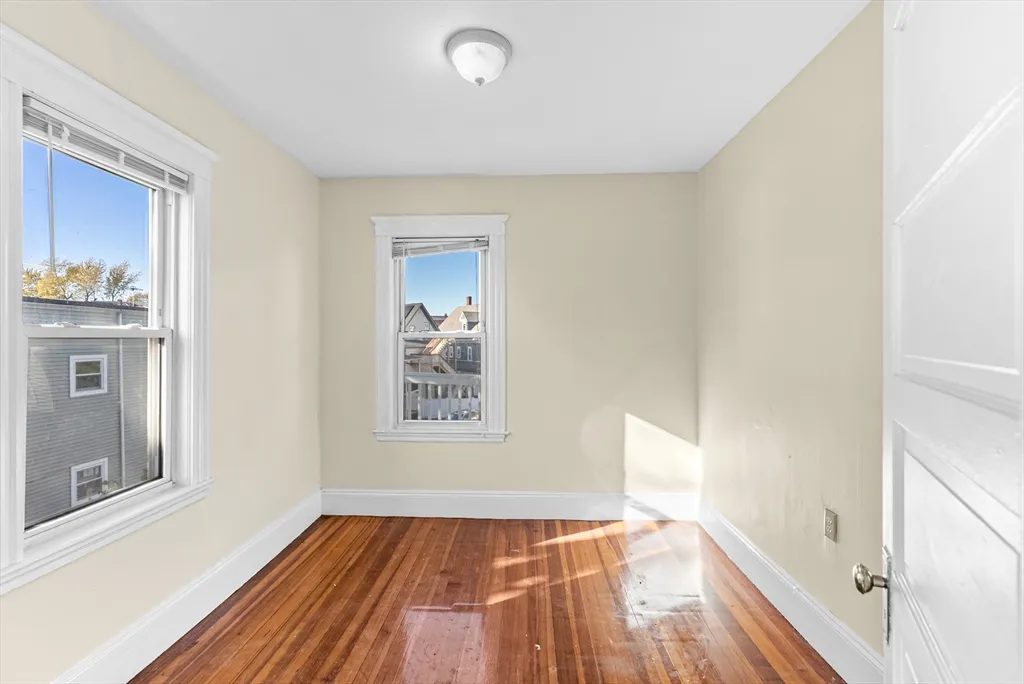 3 bed, 1 bath apartment for rent at 44 Speedwell St Unit 3, Dorchester — photo 7 of 24