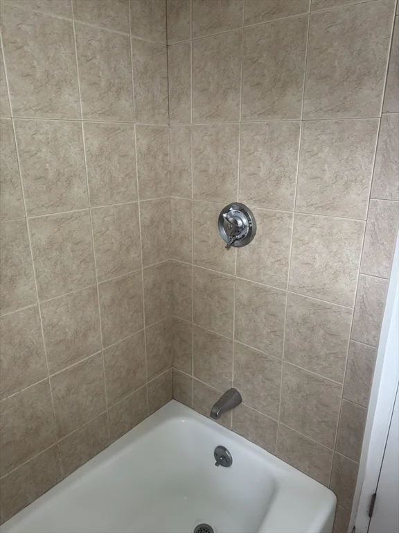 1 bed, 1 bath apartment for rent at 44 Spring Unit 3, Malden — photo 4 of 14