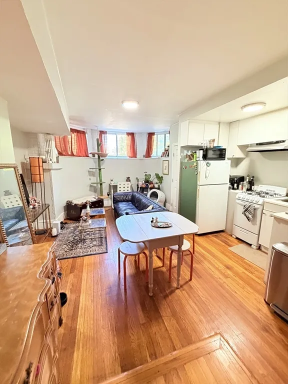 Studio bed, 1 bath apartment for rent at 44 The Fenway Unit 1, Fenway — photo 2 of 5