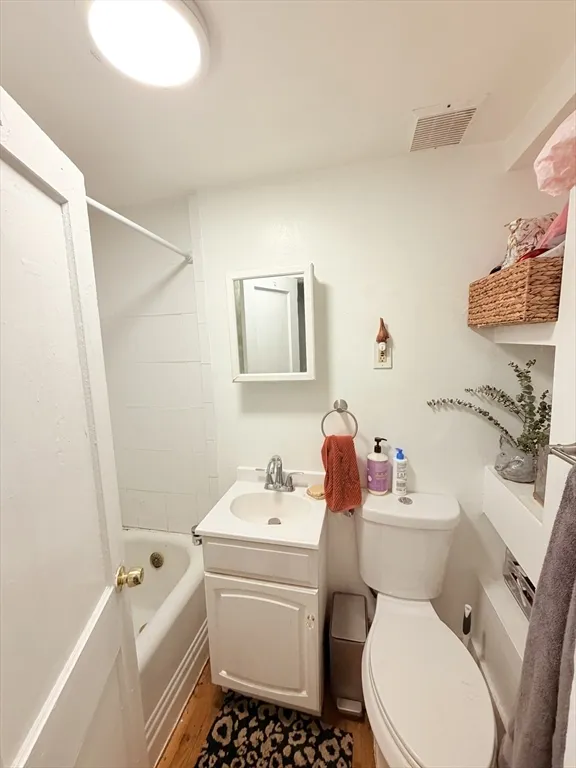 Studio bed, 1 bath apartment for rent at 44 The Fenway Unit 1, Fenway — photo 5 of 5