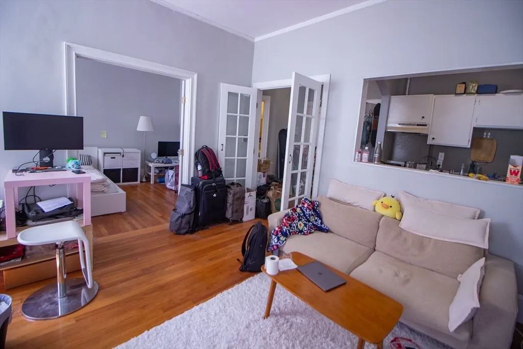 1 bed, 1 bath apartment for rent at 44 The Fenway Unit 8, Fenway — photo 2 of 5