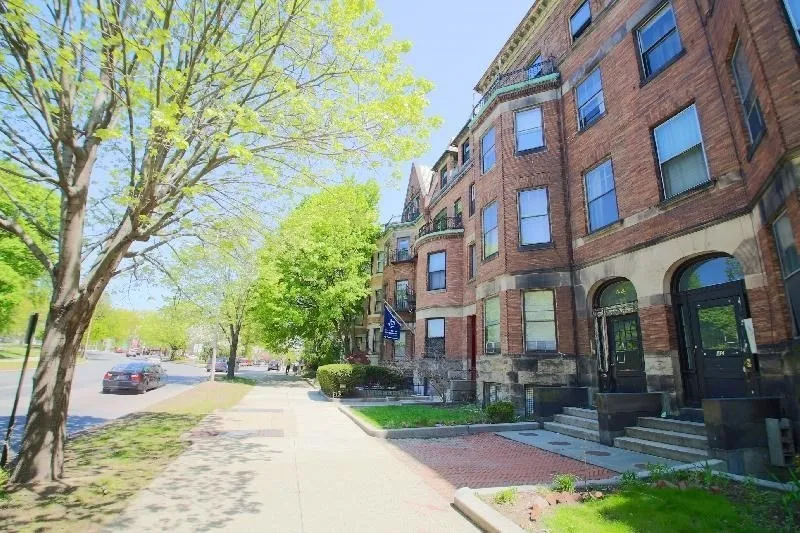 1 bed, 1 bath apartment for rent at 44 The Fenway Unit 8, Fenway — photo 4 of 5