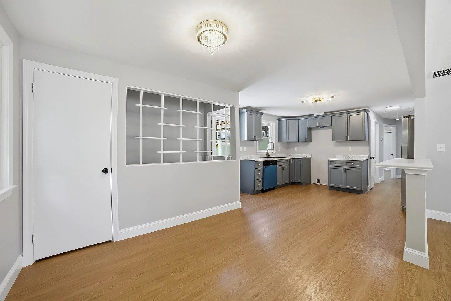 4 bed, 2 bath apartment for rent at 44 Topsfield Cir, Shrewsbury — photo 7 of 26