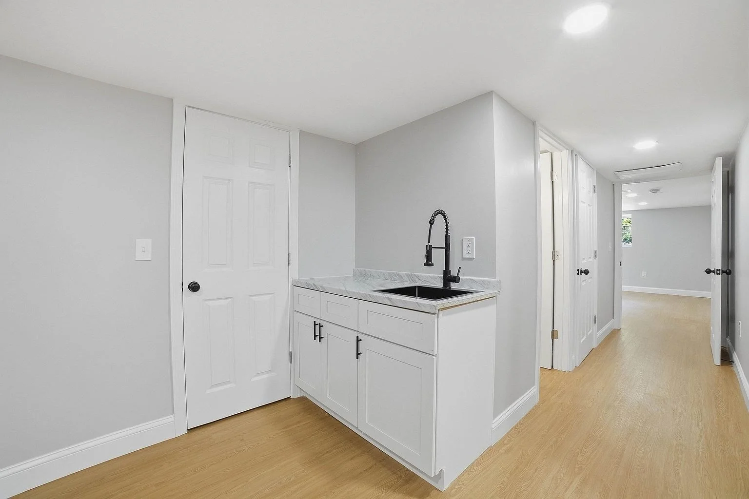 4 bed, 2 bath apartment for rent at 44 Topsfield Cir, Shrewsbury — photo 16 of 26