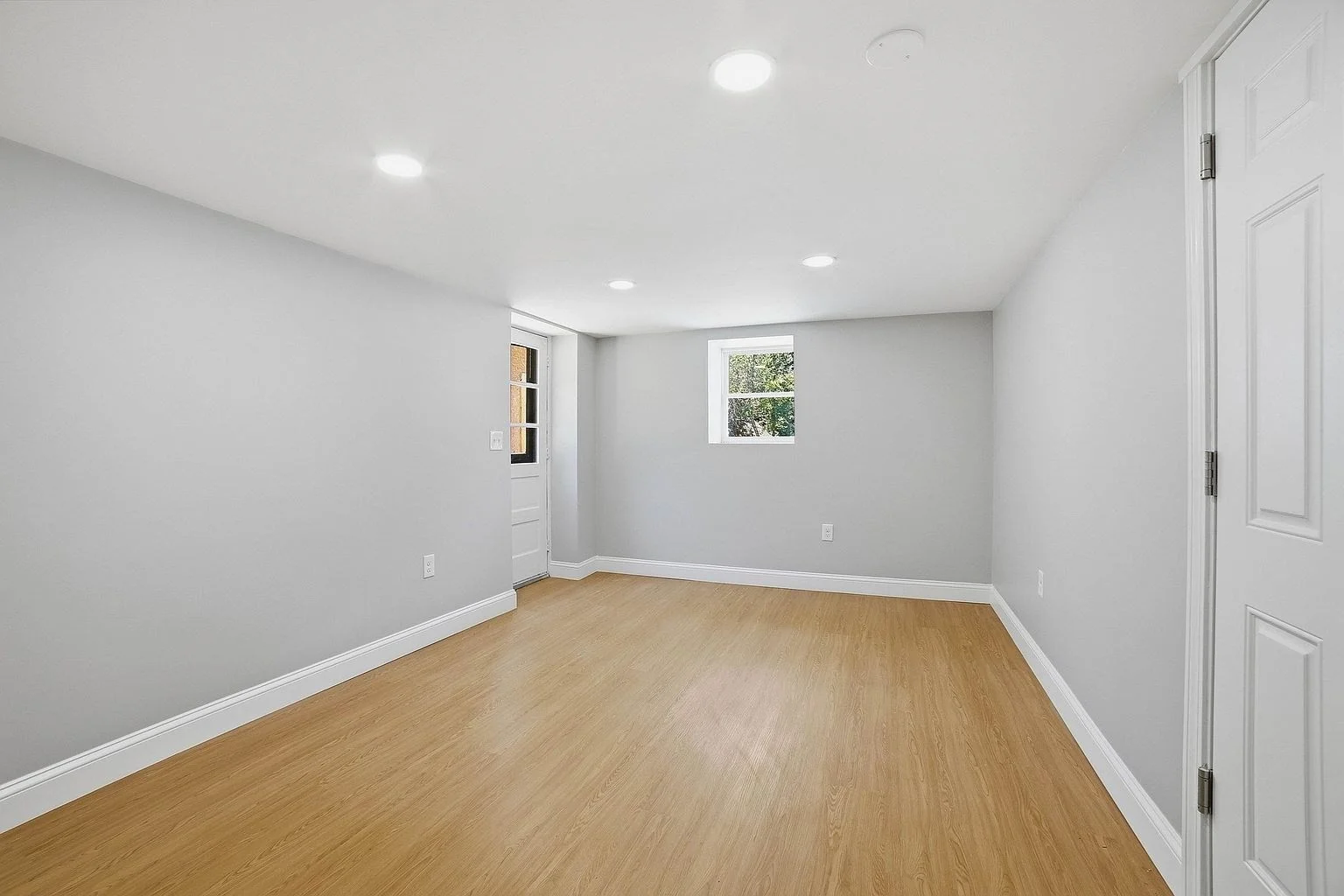 4 bed, 2 bath apartment for rent at 44 Topsfield Cir, Shrewsbury — photo 20 of 26