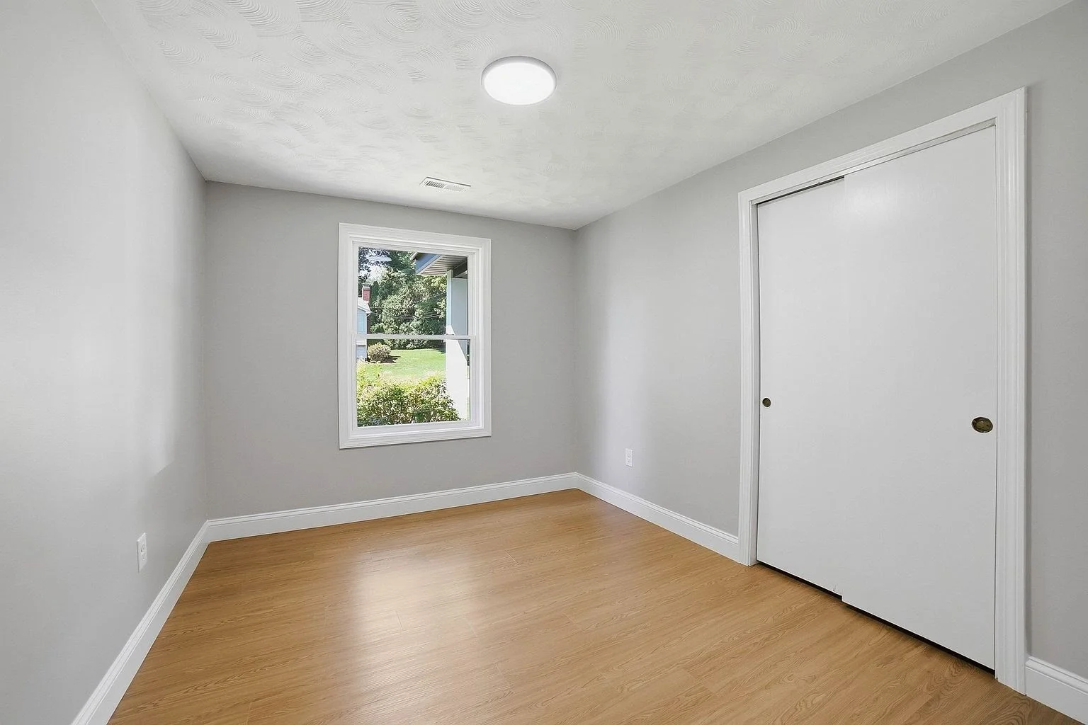 4 bed, 2 bath apartment for rent at 44 Topsfield Cir, Shrewsbury — photo 12 of 26