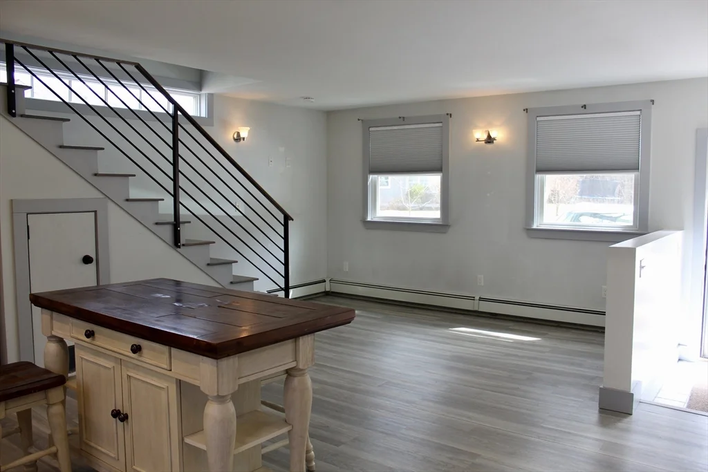 1 bed, 1 bath apartment for rent at 44 True Rd Unit 1, Salisbury — photo 4 of 17