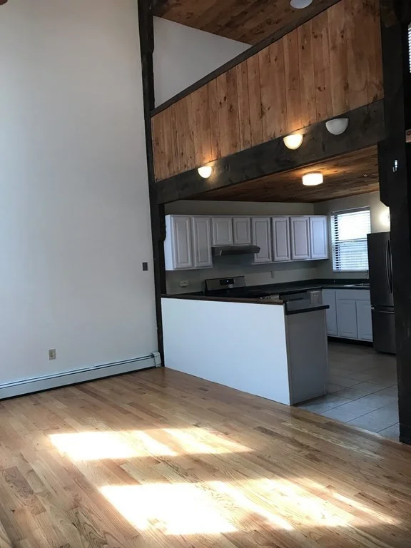 2 bed, 1 bath apartment for rent at 44 Valentine Unit A, Cambridgeport — photo 3 of 17